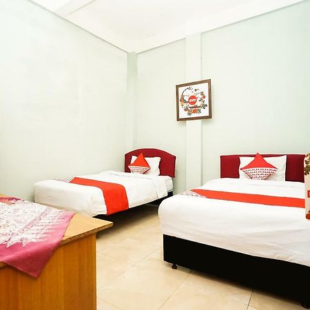 Kartika Syariah Homestay By Stayku Sorabaya Extérieur photo