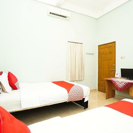 Kartika Syariah Homestay By Stayku Sorabaya Extérieur photo