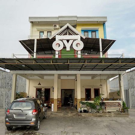Kartika Syariah Homestay By Stayku Sorabaya Extérieur photo