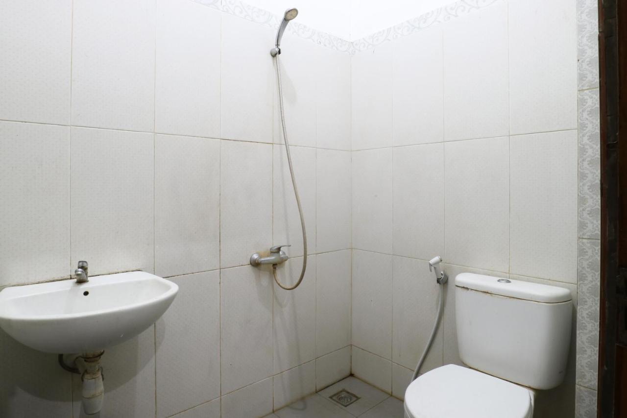 Kartika Syariah Homestay By Stayku Sorabaya Extérieur photo