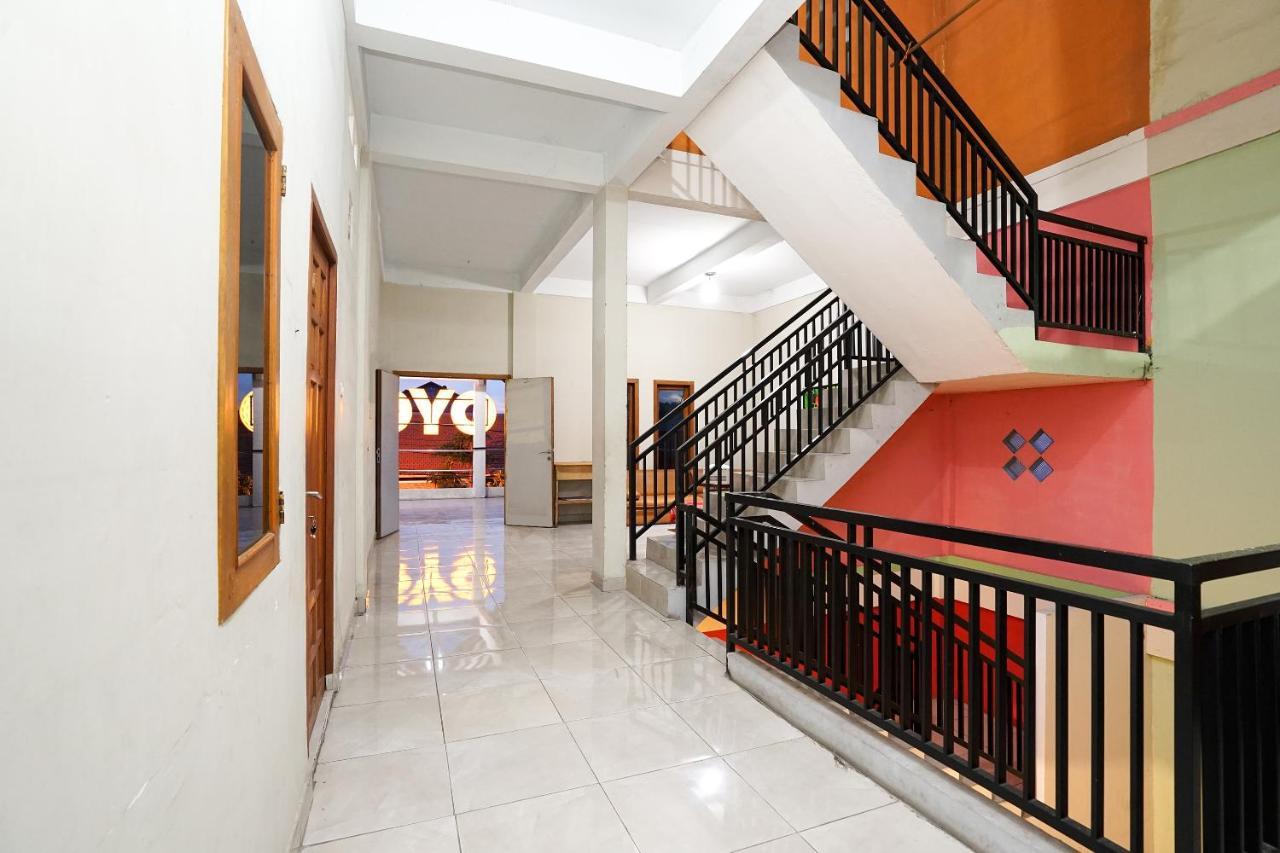 Kartika Syariah Homestay By Stayku Sorabaya Extérieur photo