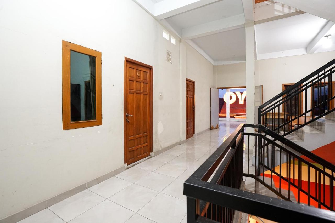 Kartika Syariah Homestay By Stayku Sorabaya Extérieur photo