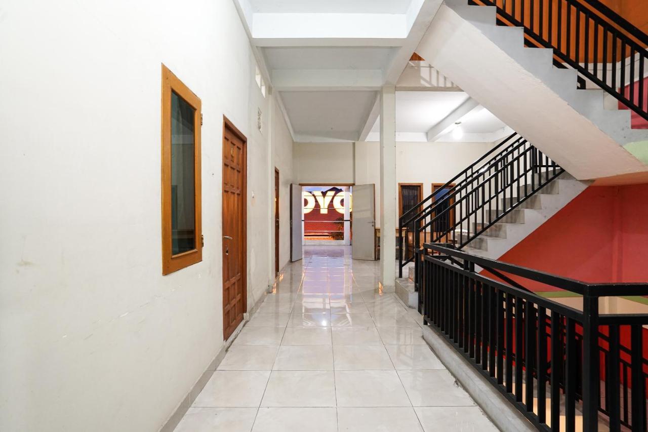 Kartika Syariah Homestay By Stayku Sorabaya Extérieur photo