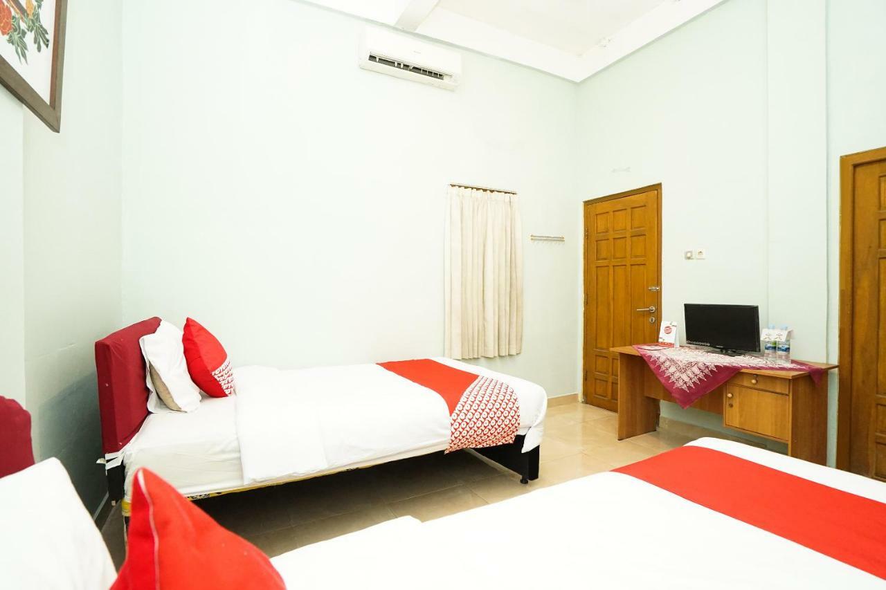 Kartika Syariah Homestay By Stayku Sorabaya Extérieur photo