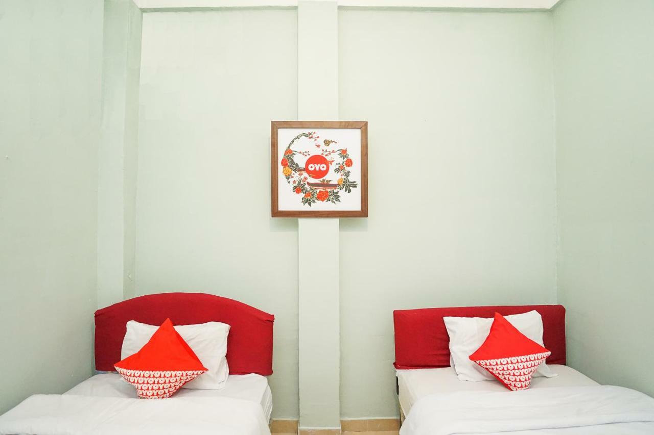 Kartika Syariah Homestay By Stayku Sorabaya Extérieur photo