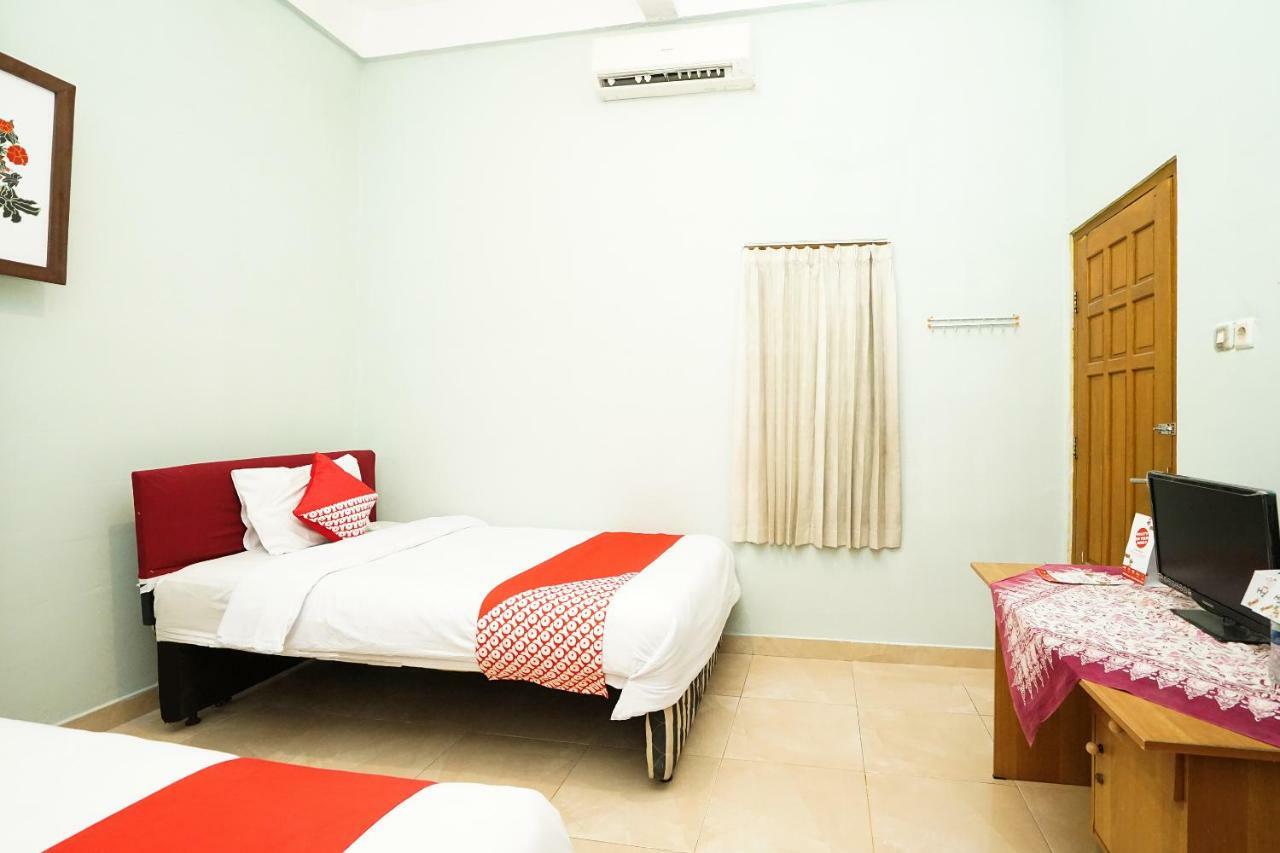 Kartika Syariah Homestay By Stayku Sorabaya Extérieur photo