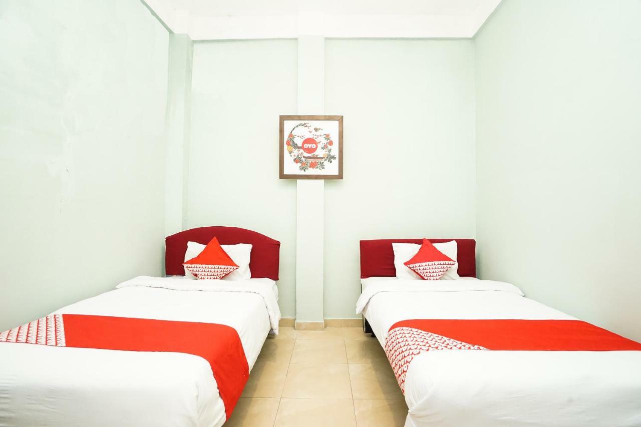 Kartika Syariah Homestay By Stayku Sorabaya Extérieur photo