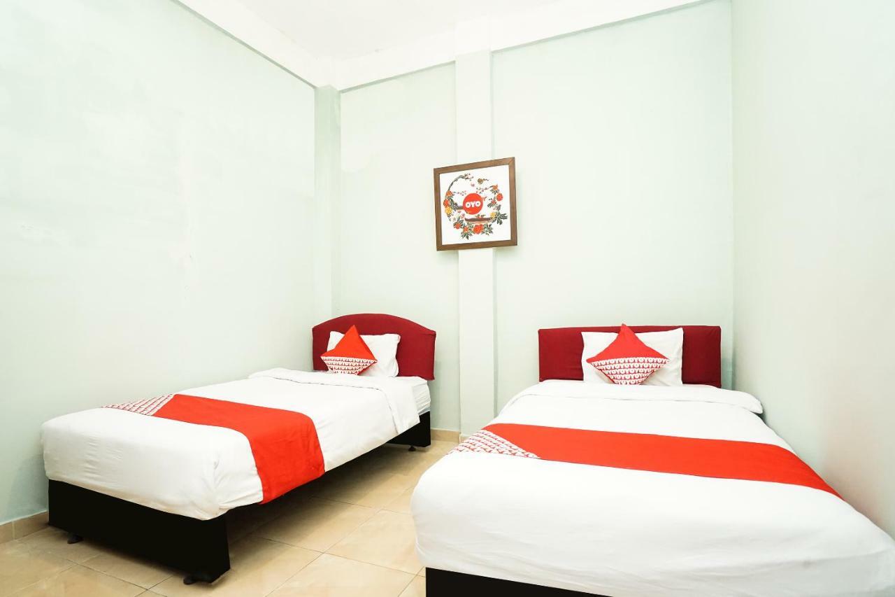 Kartika Syariah Homestay By Stayku Sorabaya Extérieur photo