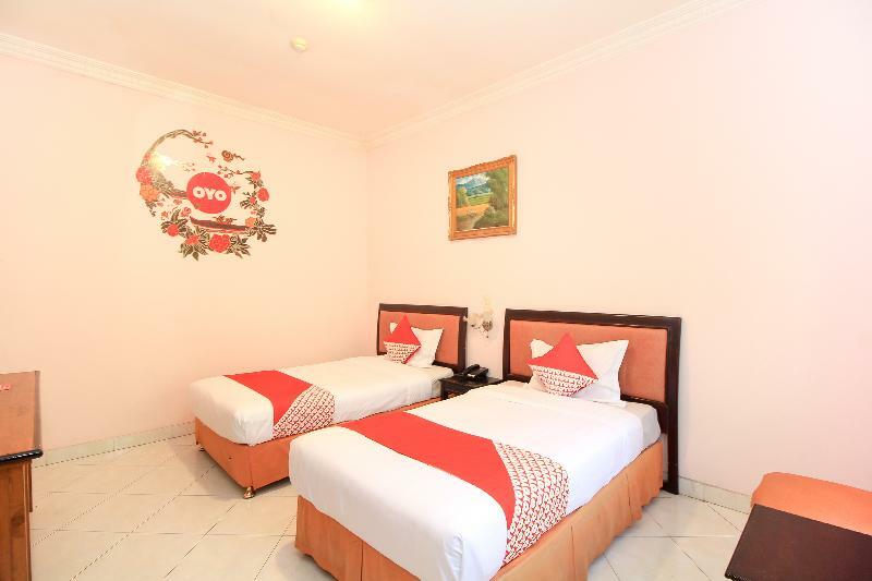 Kartika Syariah Homestay By Stayku Sorabaya Extérieur photo